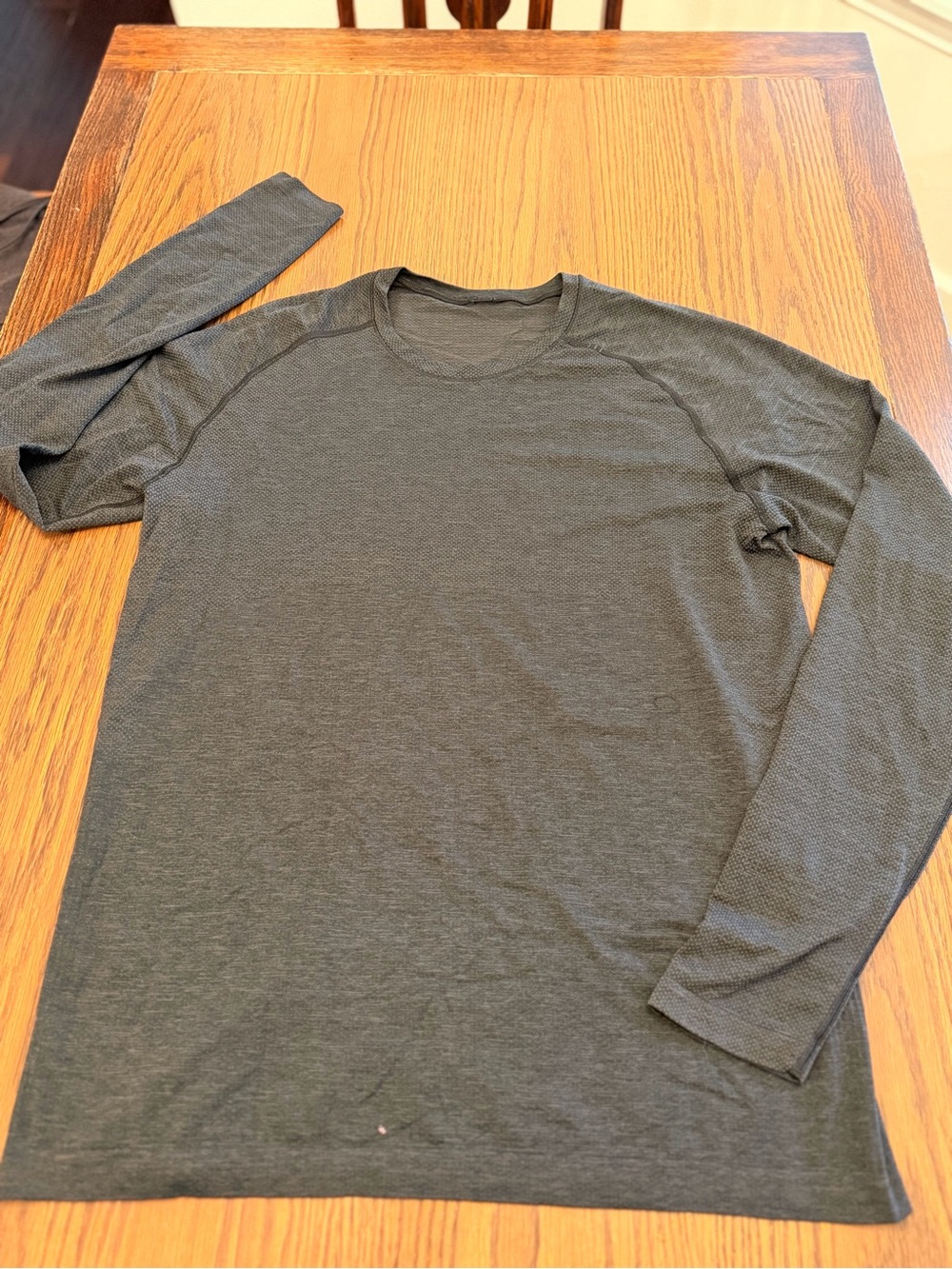 lululemon athletica Men's Long-Sleeve Crew in Charcoal Gray